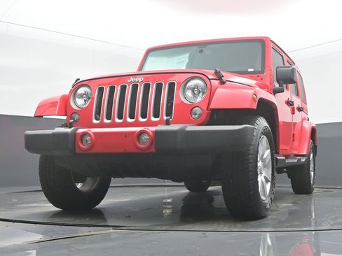 Used 2016 Jeep Wrangler Unlimited Sahara w/ Connectivity Group image 45