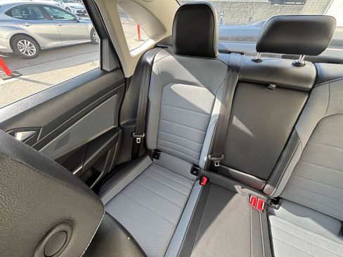 Used 2025 Volkswagen Jetta SE image 39