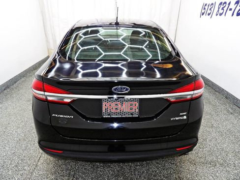 Used 2018 Ford Fusion SE image 5