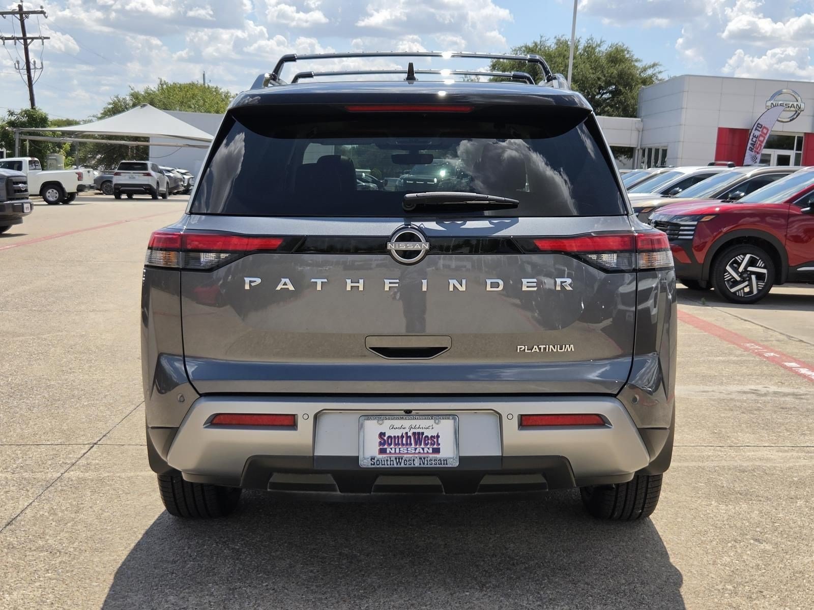 Used 2024 Nissan Pathfinder Platinum FWD image 6
