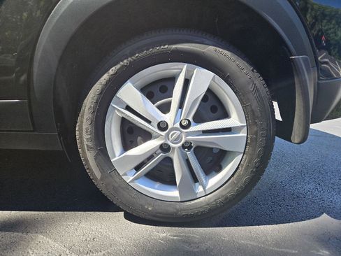 Used 2025 Nissan Kicks Play S FWD image 10