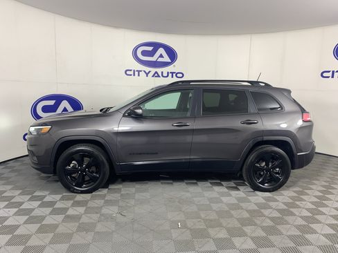 Used 2019 Jeep Cherokee Latitude Plus AWD/4WD image 6