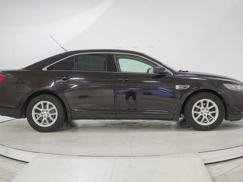 Used 2014 Ford Taurus SE FWD image 11