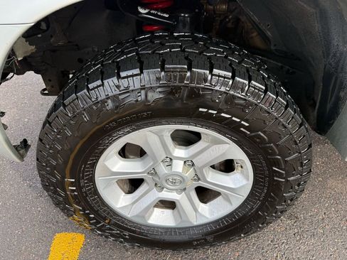 Used 2005 Lexus GX 470 image 11