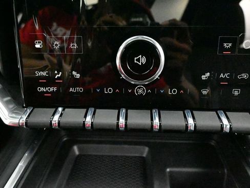 New 2026 GMC Acadia Elevation w/ Elevation Premium Package AWD/4WD image 12