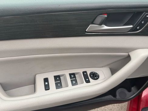Used 2018 Hyundai Sonata Limited FWD image 12