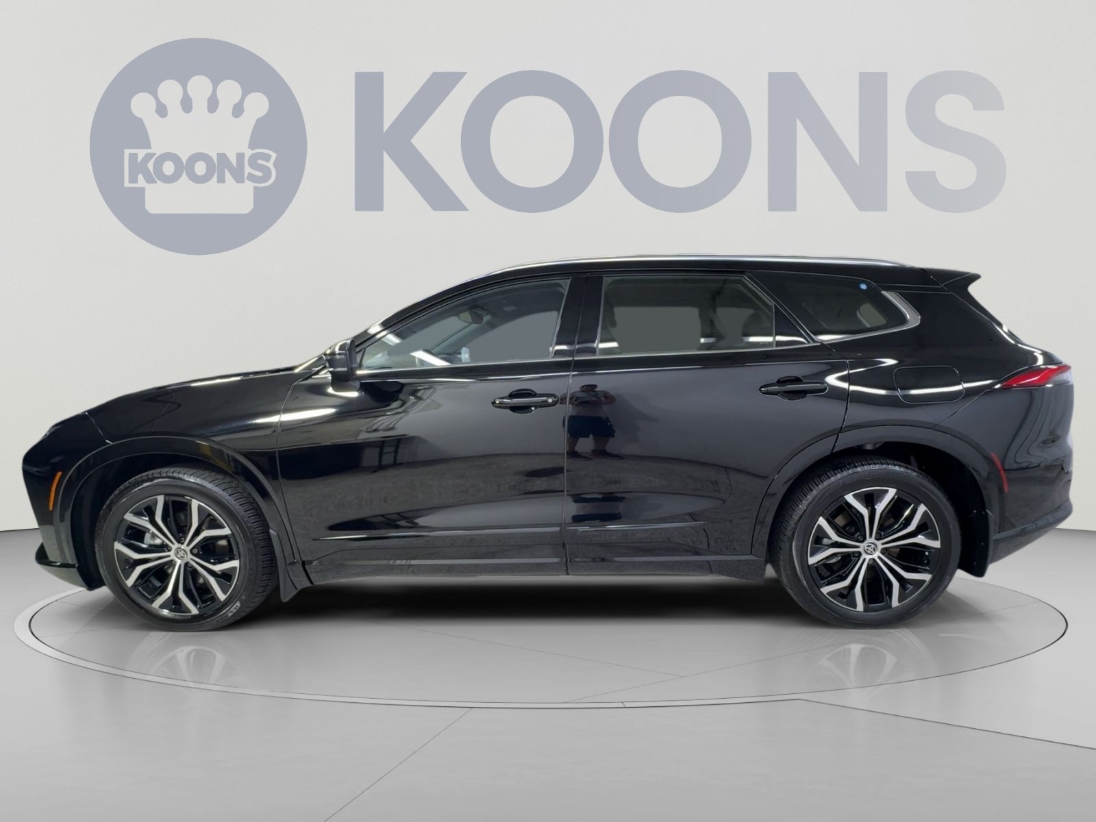 Used 2025 Toyota Crown Signia AWD/4WD image 7