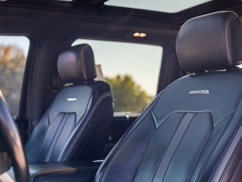 Certified 2019 Ford F450 Platinum w/ Platinum Ultimate Package image 24