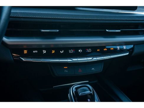 Used 2025 Cadillac XT4 Premium Luxury FWD image 24