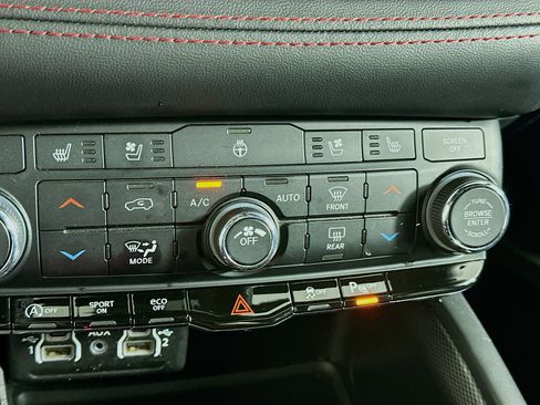 Used 2024 Dodge Durango GT image 24