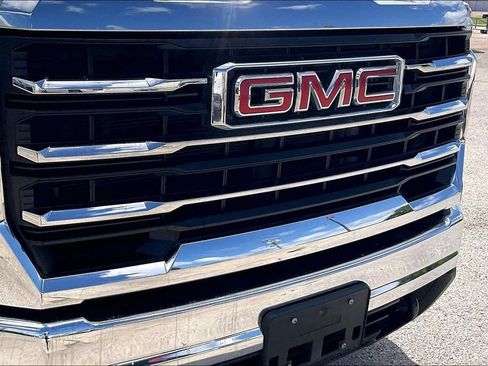 Used 2024 GMC Sierra 2500 SLE w/ SLE Value Package; AWD/4WD image 34