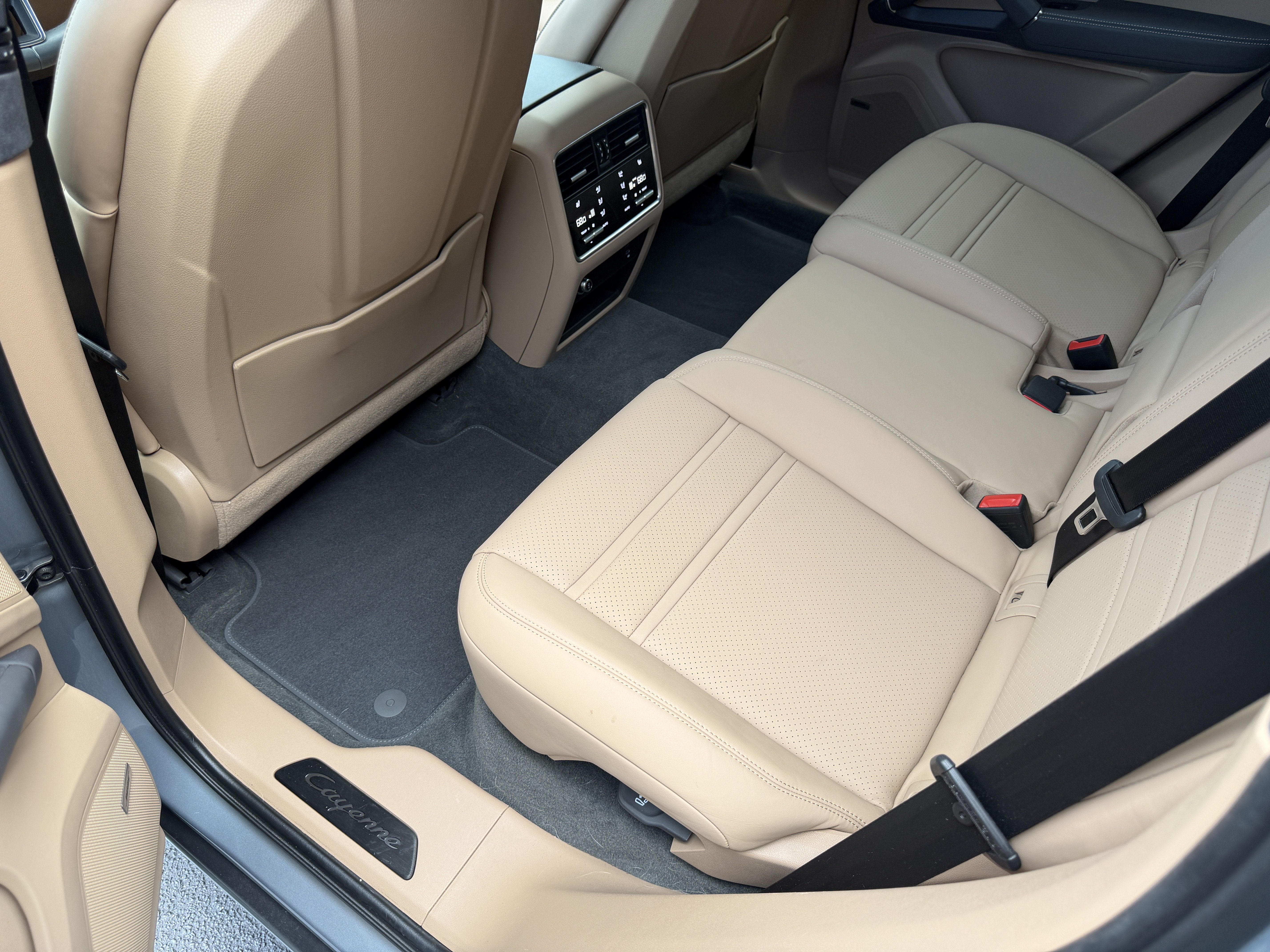 Certified 2023 Porsche Cayenne GTS AWD/4WD image 15