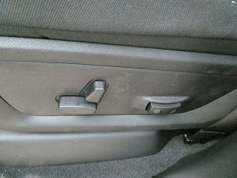 New 2026 RAM 3500 Big Horn AWD/4WD image 17