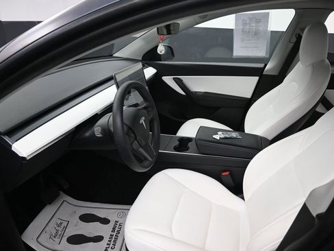 Used 2021 Tesla Model Y 2WD image 23