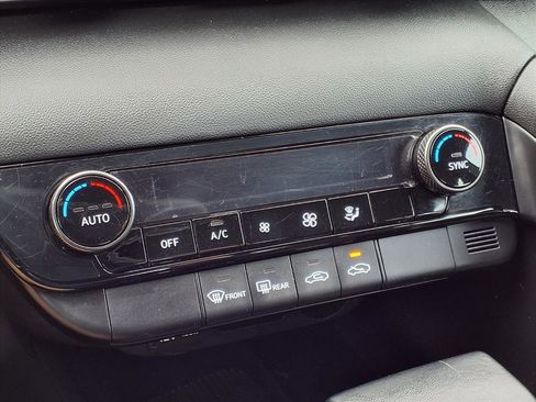 Used 2025 Hyundai Elantra Sport image 7