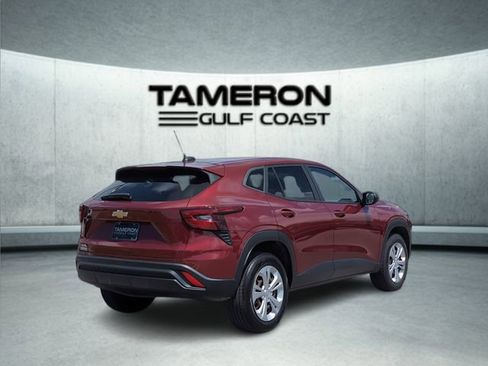 Used 2024 Chevrolet Trax LS FWD image 7