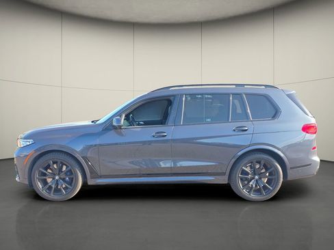 Used 2022 BMW X7 xDrive40i w/ M Sport Package image 5