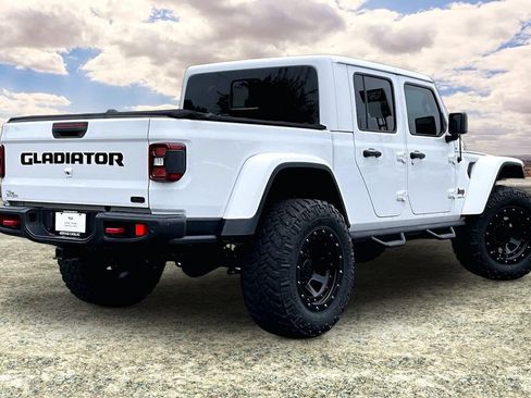 Used 2020 Jeep Gladiator Rubicon AWD/4WD image 5