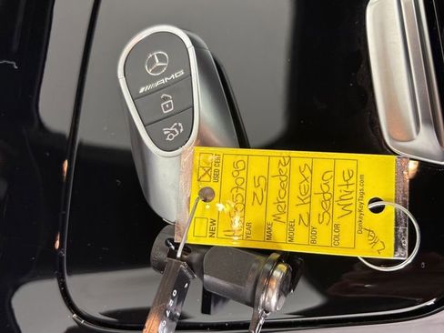 Used 2025 Mercedes-Benz CLE 53 AMG 4MATIC Cabriolet image 27