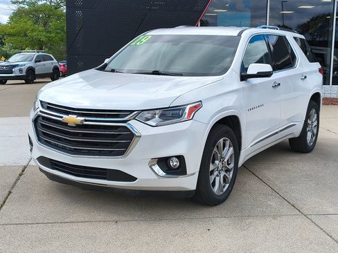 Used 2019 Chevrolet Traverse Premier FWD image 1