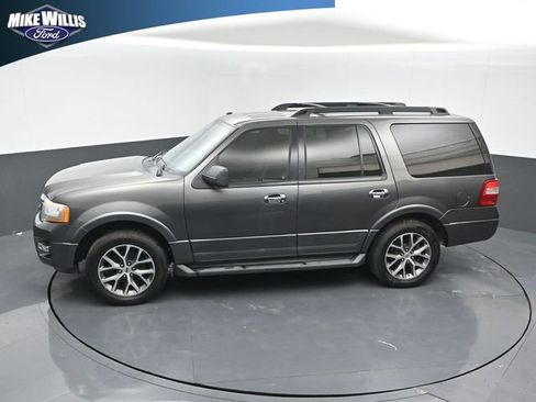 Used 2016 Ford Expedition XLT w/ Equipment Group 202A RWD image 12