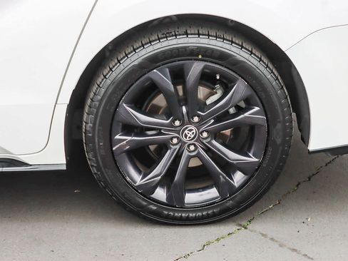 Used 2022 Toyota Sienna XSE image 10