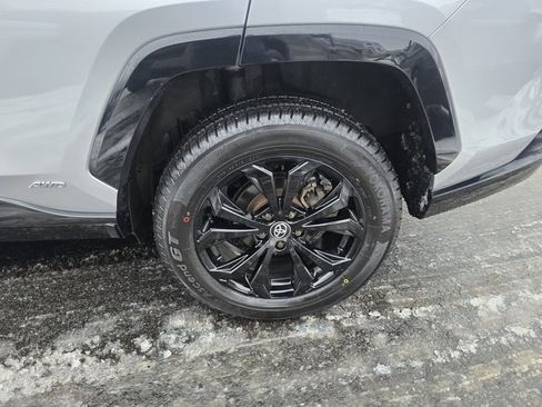 Certified 2023 Toyota RAV4 SE image 4