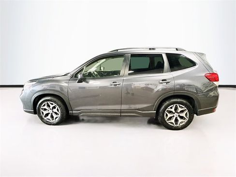 Used 2021 Subaru Forester Premium image 4