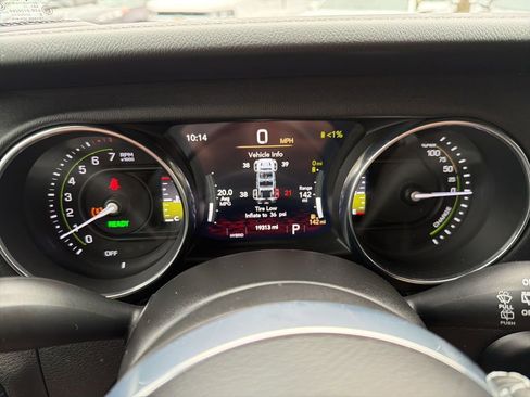 Used 2023 Jeep Wrangler Unlimited Sahara w/ Cold Weather Group image 26