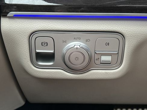Certified 2025 Mercedes-Benz GLS 580 4MATIC image 24