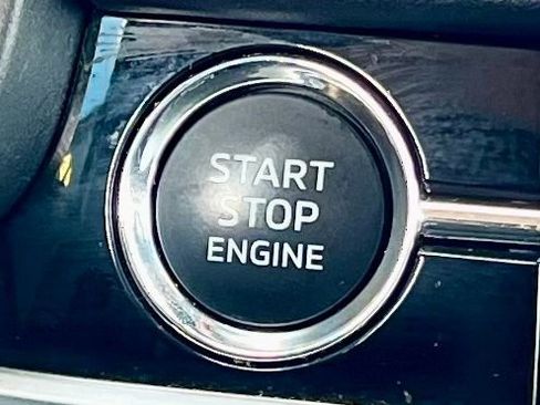 Used 2024 Mitsubishi Outlander SE image 28