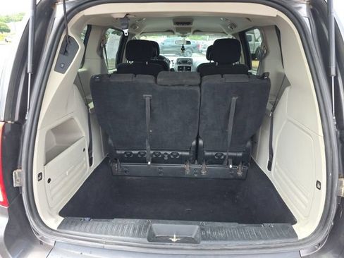 Used 2016 Dodge Grand Caravan SXT FWD image 11