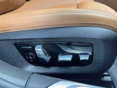 Used 2020 BMW 740i w/ Premium Package RWD image 14