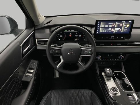 New 2025 Mitsubishi Outlander SEL image 13