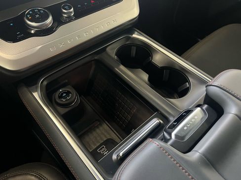 Used 2025 Ford Expedition Max Active image 16