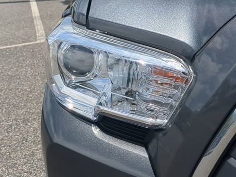 Certified 2022 Toyota Tacoma SR5 image 10