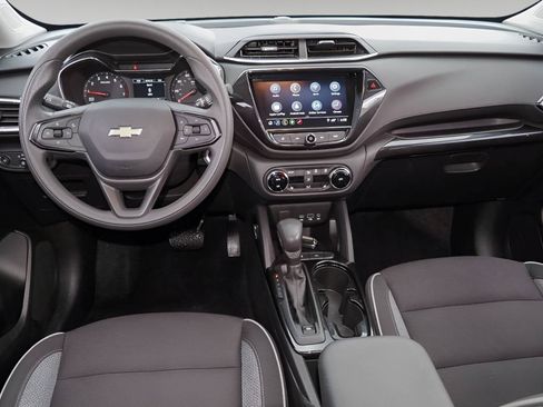 Used 2023 Chevrolet TrailBlazer LT w/ Convenience Package FWD image 10