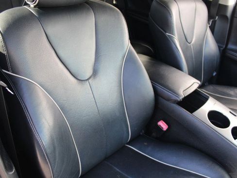 Used 2013 Toyota Venza XLE image 14