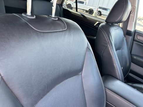 Used 2018 Subaru Outback 3.6R Limited AWD/4WD image 13