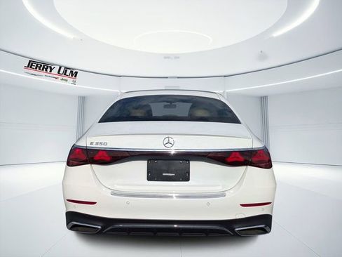 Used 2025 Mercedes-Benz E 350 Sedan image 4