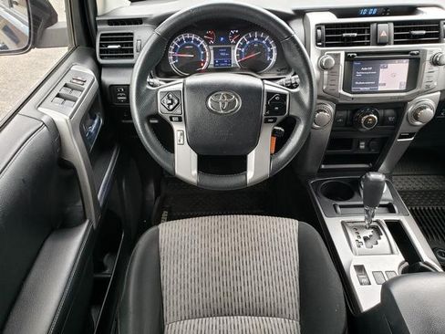 Used 2017 Toyota 4Runner SR5 AWD/4WD image 16