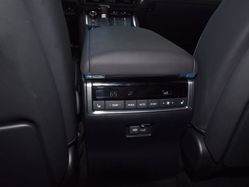 Used 2024 Lexus GX 550 w/ Accessory Package (Z1) AWD/4WD image 20