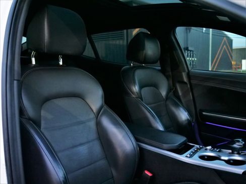 Used 2018 Kia Stinger GT2 image 28