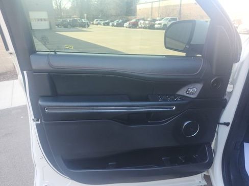 Used 2023 Ford Expedition Limited image 24