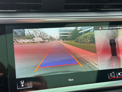 Used 2020 Audi Q3 2.0T Prestige w/ Prestige Package image 27