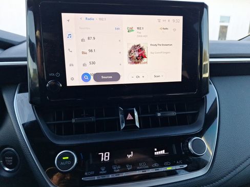 Used 2023 Toyota Corolla SE image 28