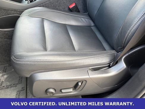 Certified 2025 Volvo XC40 B5 Core AWD/4WD image 29