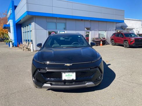 New 2026 Chevrolet Equinox EV LT w/ Convenience Package II AWD/4WD image 2