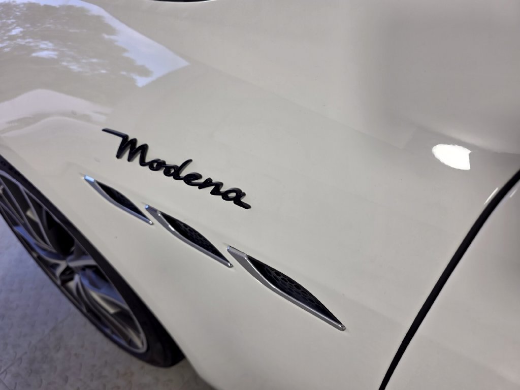 Used 2023 Maserati Ghibli Modena RWD image 17