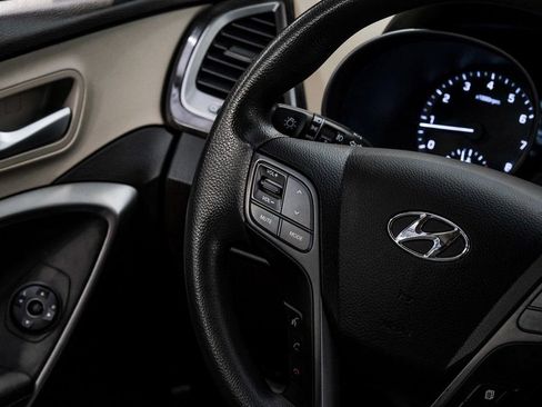 Used 2017 Hyundai Santa Fe Sport image 22